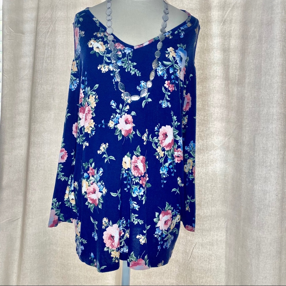 Women’s Como Black Cold Shoulder Shirt. XL